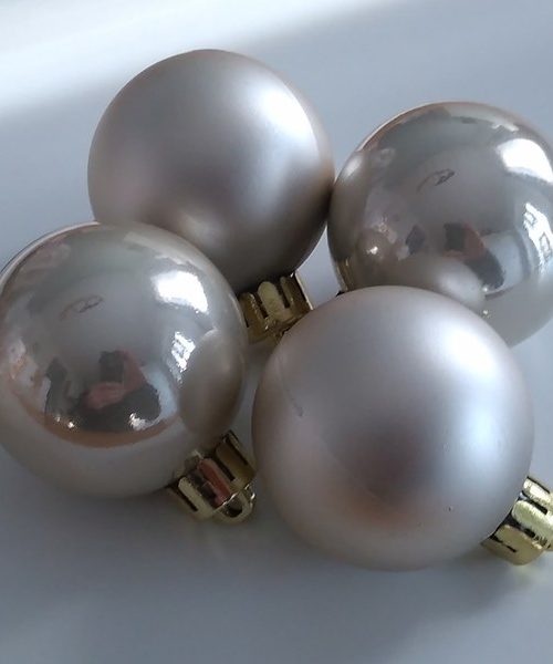 Karácsonyi gömb gyöngyház mix 4cm